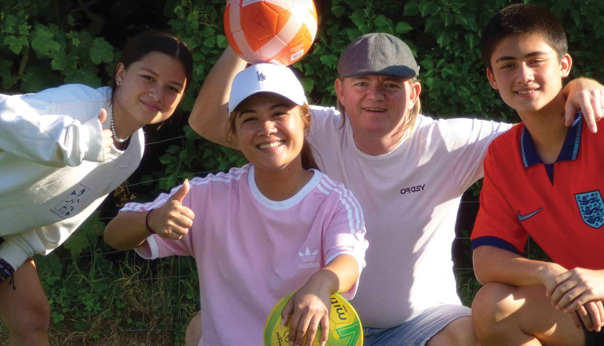 Happy Fathers Day Father with his children - Cornwall Footballgolf - Cornwall Footballgolf Happy Fathers Day Father with his children